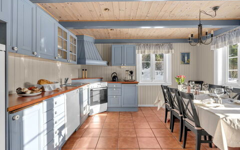 Haven: Pavimentazione, Cucina, Interior Design, Cabinetry, Mobilia, Pavimento, Controsoffitto, Cassetto, Elettrodomestico Da Cucina, Soffitto