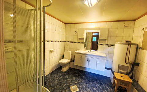 Naustet: Proprietà, Interior Design, Architettura, Cabinetry, Pavimento, Costruzione, Parete, Pavimentazione, Cassetto, Immobiliare