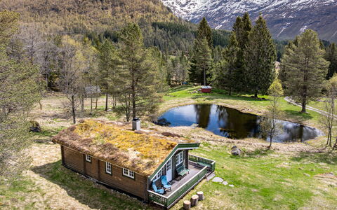 Fjellro: Paesaggio Naturale, Paesaggio, Casa, Villetta, Highland, Area Rurale, Capanna, Catena Montuosa, Valle, Hill Station