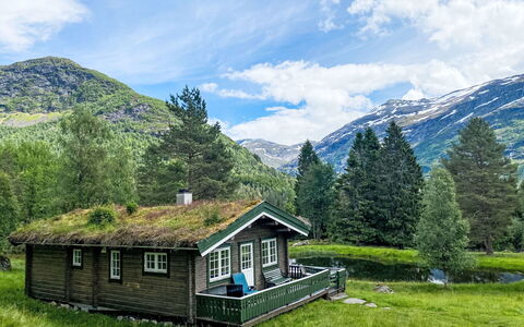 Fjellro: Nube, Montagna, Cielo, Pianta, Paesaggio Naturale, Albero, Highland, Casa, Lotto, Costruzione
