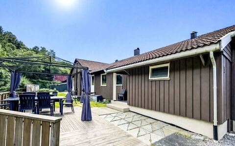 Mjellhaugen: Legna, Casa, Tetto, Casa, Raccordo, Villetta, Porta, Materiale Composito, Latifoglie, Portico