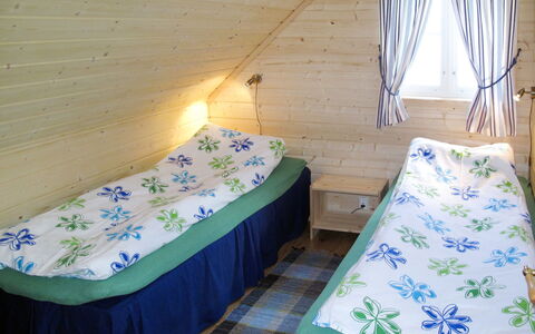 Arnafjord 609: Mobilia, Proprietà, Azzurro, Comfort, Cuscino, Tessile, Interior Design, Telaio Del Letto, Parete, Pavimento