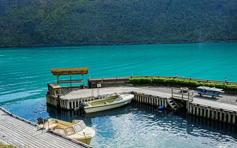 Jambueggi: Blu, Acqua, Corpo D'Acqua, Molo, Lago, Costiera E Morfologie Oceanic, Banca, Dock, Attrazione Turistica, Serbatoio