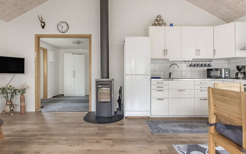 Gaslunda: Proprietà, Cabinetry, Costruzione, Pianta, Vaso Di Fiori, Controsoffitto, Elettrodomestico Da Cucina, Legna, Cucina, Interior Design