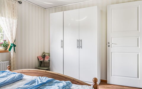 Gaslunda: Proprietà, Mobilia, Comfort, Porta, Interior Design, Legna, Tenda, Pianta Della Casa, Pavimento