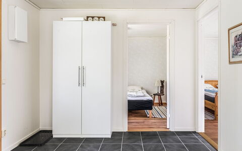 Gaslunda: Legna, Porta, Cornice, Interior Design, Pavimentazione, Costruzione, Pavimento, Latifoglie