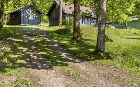 Ängasjö: Pianta, Nube, Cielo, Costruzione, Interior Design, Shade, Tavolo, Albero, Condominio, Zona Residenziale
