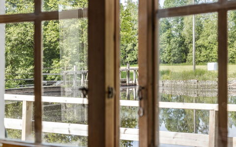 Tingsmåla: Finestra, Pianta, Legna, Interior Design, Shade, Albero, Immobiliare, Bicchiere, Porta