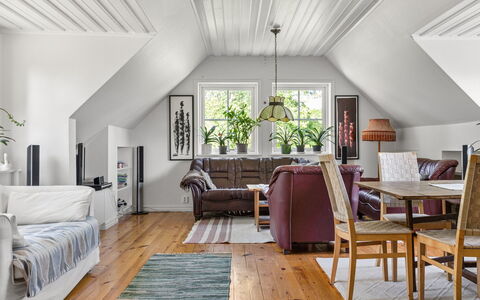 Matvik: Mobilia, Proprietà, Costruzione, Tavolo, Divano, Comfort, Sedia, Illuminazione, Legna, Interior Design