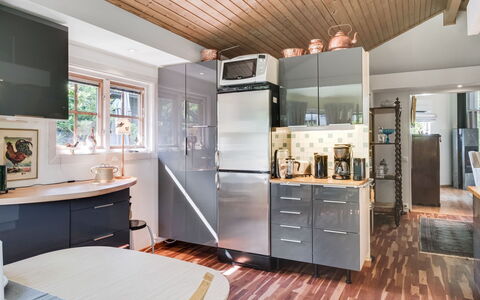 Rindö: Cabinetry, Controsoffitto, Mobilia, Proprietà, Legna, Cucina, Cassetto, Interior Design, Cassettiera, Mensola