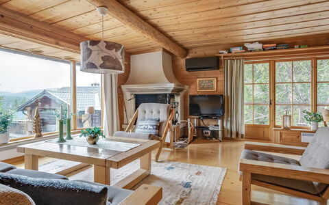Korpstigen Älgen: Proprietà, Mobilia, Tavolo, Divano, Legna, Interior Design, Soggiorno, Fascio, Pavimento, Immobiliare