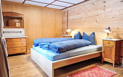 Schwenden 150: Mobilia, Legna, Camera Da Letto, Letto, Interior Design, Pavimentazione, Pavimento, Camera, Cassetto, Telaio Del Letto