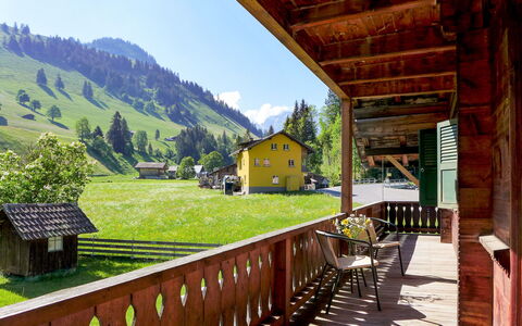 Schwenden 150: Cielo, Pianta, Costruzione, Proprietà, Portico, Albero, Shade, Legna, Casa, Montagna