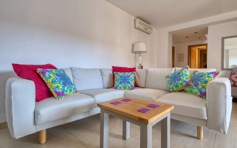 Residencial Roma: Mobilia, Soggiorno, Camera, Proprietà, Divano, Interior Design, Tavolo, Tavolino Da Caffè, Pavimento, Sedia