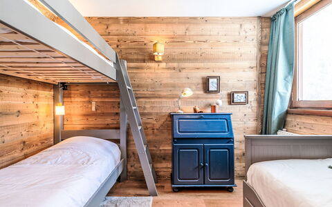 Le Hameau de Tovière: Legna, Mobilia, Interior Design, Camera Da Letto, Soffitto, Letto A Castello, Pavimentazione, Pavimento, Letto, Camera