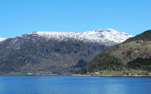 Eiknes: Acqua, Cielo, Montagna, Blu, Ecoregione, Paesaggio Naturale, Neve, Lago, Highland, Banca