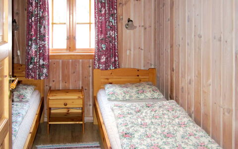 Slåttenes: Mobilia, Proprietà, Costruzione, Legna, Tessile, Pavimentazione, Telaio Del Letto, Comfort, Finestra