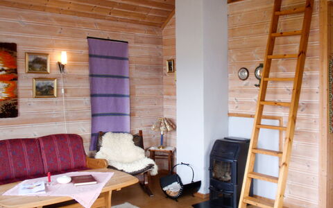Slåttenes: Mobilia, Tavolo, Legna, Comfort, Costruzione, Interior Design, Divano, Pavimentazione, Scala, Pavimento