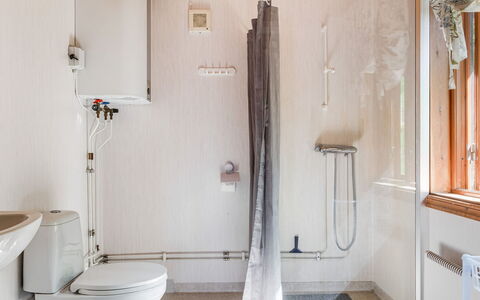 Kasen Sjökanten: Idraulico Fixture, Proprietà, Costruzione, Bianca, Bagno, Doccia, Interior Design, Casa, Pavimento