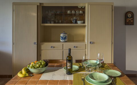 Alle Fornaci: Controsoffitto, Camera, Cabinetry, Mobilia, Cucina, Mensola, Proprietà, Interior Design, Casa, Lavello