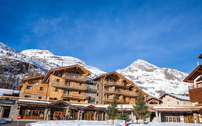 Tignes 651: Cielo, Pianta, Costruzione, Proprietà, Finestra, Albero, Pendenza, Lotto, Casa, Urban Design
