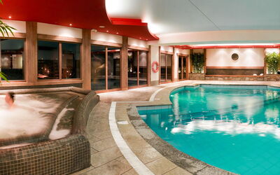 Les Menuires 651: Piscina, Proprietà, Costruzione, Tempo Libero, Acqua, Immobiliare, Ricorrere, Architettura, Casa, Casa