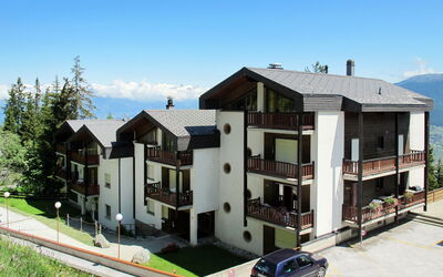 Hammeau D003 631.9: Cielo, Costruzione, Pianta, Finestra, Auto, Albero, Casa, Veicolo, Lotto, Urban Design