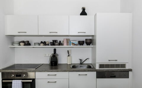 Schladming 40: Cabinetry, Lavandino Della Cucina, Controsoffitto, Costruzione, Cucina Stufa, Elettrodomestico, Lavello, Cucina, Elettrodomestico Da Cucina, Mensola