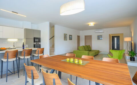 Jakša: Camera, Proprietà, Mobilia, Costruzione, Interior Design, Sala Da Pranzo, Immobiliare, Tavolo, Casa, Soffitto
