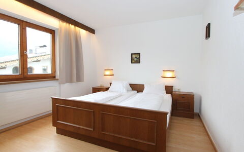 Fügen 336: Mobilia, Camera, Camera Da Letto, Letto, Proprietà, Pavimento, Interior Design, Telaio Del Letto, Lenzuolo, Pavimento In Legno