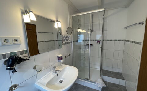Thalfang 200: Specchio, Idraulico Fixture, Rubinetto, Lavello, Proprietà, Bagno, Lavandino Del Bagno, Viola, Doccia