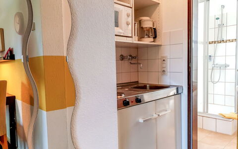 Thalfang 200: Camera, Proprietà, Mobilia, Giallo, Interior Design, Casa, Proprietà Del Materiale, Pavimento, Piastrella, Costruzione
