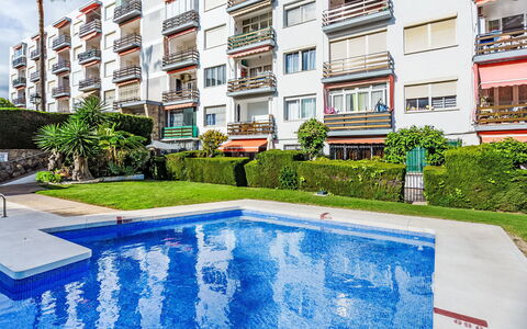 Solmontemar: Appartamento, Condominio, Balcone, Giardino, Hedge, Landscaping, Hotel, Cortile