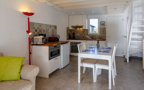 Cabourg Cottage: Mobilia, Interior Design, Pavimentazione, Legna, Pavimento, Cucina, Camera, Soffitto, Apparecchio Major, Appartamento