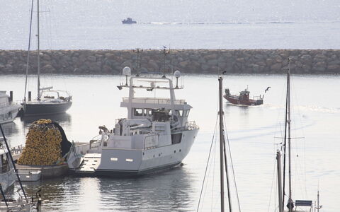 Ibis: Acqua, Barca, Veicolo, Moto D'Acqua, Lago, Barche E Nautica - Macchine E Materiali, Waterway, Nave, Calma, Dock