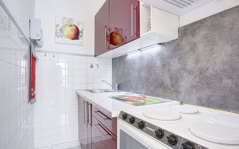 Ibis: Cabinetry, Proprietà, Controsoffitto, Lavello, Costruzione, Rubinetto, Interior Design, Cucina Stufa, Illuminazione, Cucina