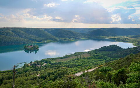 Ana: Acqua, Risorse Idriche, Corpo D'Acqua, Paesaggio Naturale, Highland, Banca, Lago, Natura Selvaggia, Foresta, Tarn