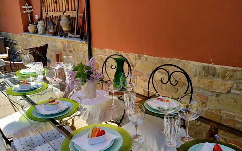 Villa Fusai: Camera, Tavolo, Porcellana, Tavola, Pasto, Dishware, Serveware, Mobilia, Tovaglia, Interior Design