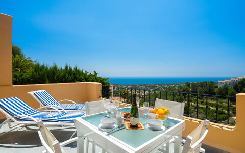 Miramar: Proprietà, Immobiliare, Casa, Costruzione, Mobilia, Camera, Azzurro, Tavolo, Interior Design, Ricorrere