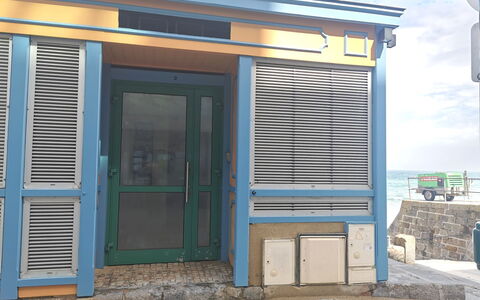 Océan: Proprietà, Nube, Costruzione, Cielo, Azzurro, Legna, Illuminazione, Architettura, Porta