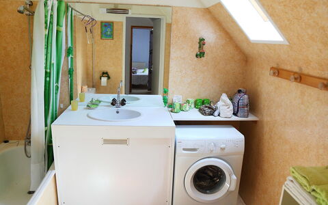 Les Marmottes: Camera, Proprietà, Lavanderia, Apparecchio Major, Lavello, Bagno, Lavatrice, Lavanderia, Interior Design, Asciugatrice
