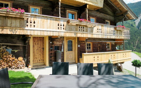 Alm Chalet: Costruzione, Proprietà, Finestra, Pianta, Legna, Albero, Porta, Casa, Ruota, Montagna