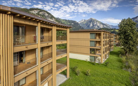 Meiringen 9000: Architettura, Appartamento, Casa, Catena Montuosa, Hill Station, Valle, Balcone, Eco Hotel, Alpi, Paesino Di Montagna