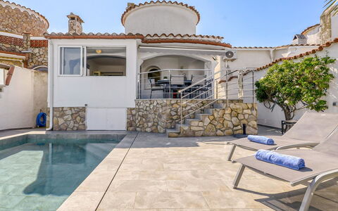 Sunset: Cielo, Proprietà, Pianta, Costruzione, Azzurro, Shade, Acqua, Interior Design, Parete, Zona Residenziale
