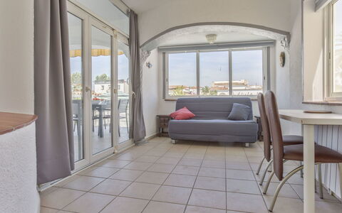 Sunset: Proprietà, Camera, Costruzione, Mobilia, Interior Design, Pavimento, Casa, Immobiliare, Architettura, Casa