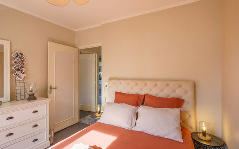 Ty Ael: Proprietà, Mobilia, Cabinetry, Costruzione, Legna, Illuminazione, Comfort, Interior Design, Giallo