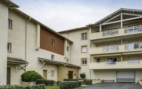 Tassigny: Nube, Pianta, Costruzione, Proprietà, Finestra, Cielo, Urban Design, Lotto, Quartiere, Condominio
