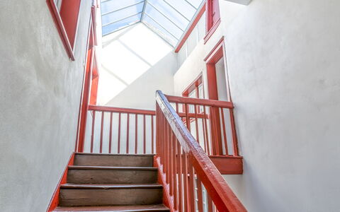 Casa Itzuli: Costruzione, Le Scale, Legna, Casa, Dipingere, Interior Design, Finestra, Linea, Pavimentazione