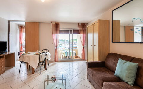 Capbreton 105: Tavolo, Mobilia, Divano, Legna, Costruzione, Interior Design, Sedia, Pavimentazione, Soggiorno, Pavimento