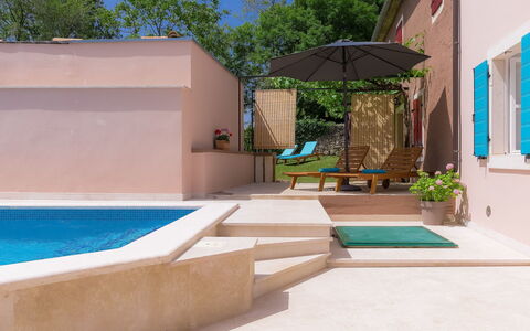 Mala Mare: Proprietà, Piscina, Casa, Immobiliare, Casa, Costruzione, Backyard, Zona Residenziale, Architettura, Interior Design